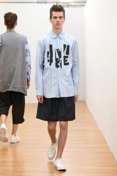 Look 35